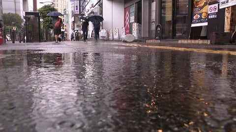 関東で再び警報級大雨か　午後から雨雲流入　天気急変で冠水被害も　都心の気温は8度以上急降下　今夜にかけて雨のピーク