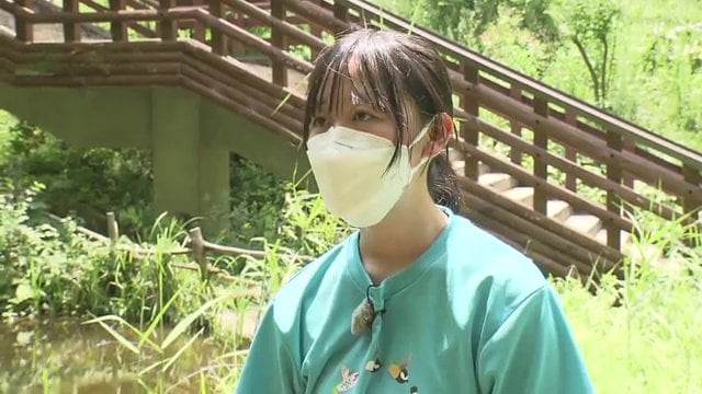 小鳥の森・レンジャーの田島仁美さん 池に戻さないで
