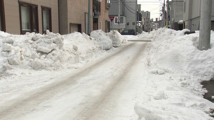 路面整備されるも排雪は進まず