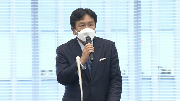 両院議員総会で挨拶をする枝野代表(9日)