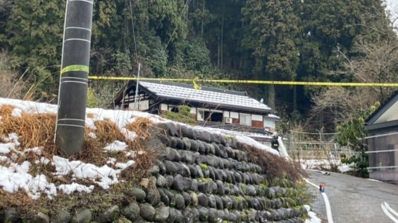 【速報】氷見市で住宅火災「2階の窓から火炎が見える」と住民から通報　消防が消火活動中｜FNNプライムオンライン