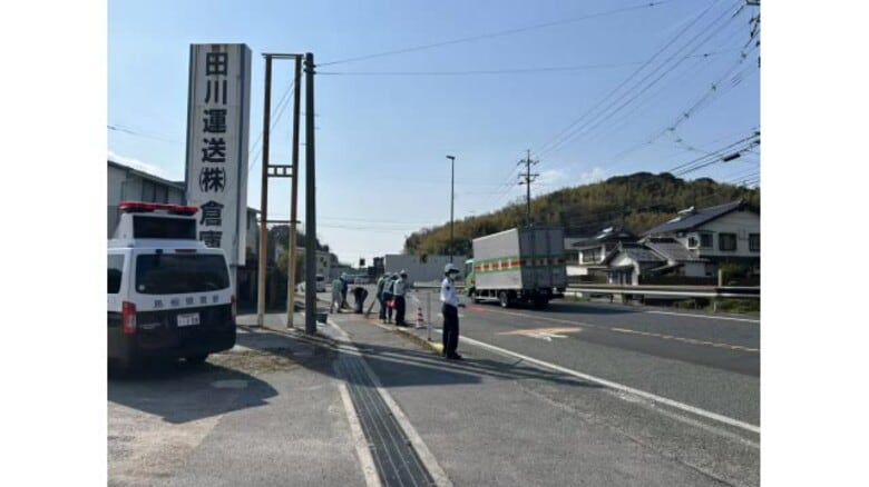 【詳報】軽自動車とトラックが正面衝突　安来市の国道9号が一時全面通行止め　女性を救急搬送（島根）｜FNNプライムオンライン