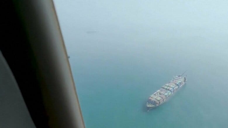 トランプ大統領　ペルシャ湾航行の船会社に適正価格の保険提供を指示…事実上封鎖でホルムズ海峡を通過できない状態｜FNNプライムオンライン