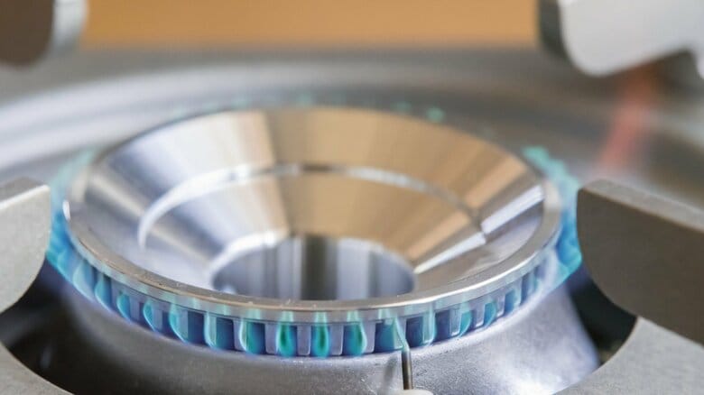 被災時にカセットコンロ＆ボンベがあると何が変わる？使うなら「ドロップダウン現象」に注意…備えたいボンベの本数は｜FNNプライムオンライン