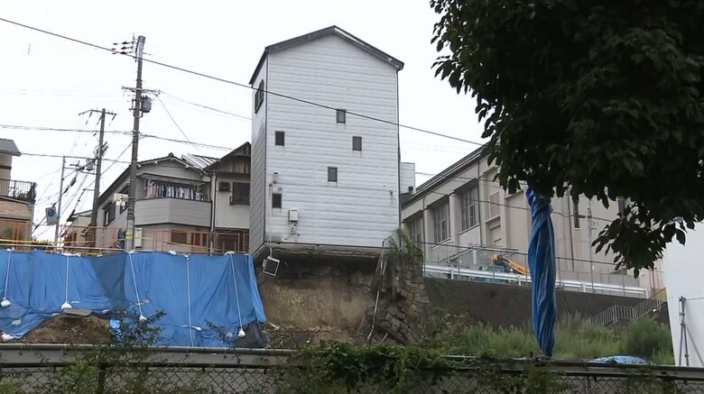 大阪・西成区の住宅崩落現場 残る1軒の撤去は7月6日に…自然崩落防ぐワイヤー固定などの準備を開始｜FNNプライムオンライン