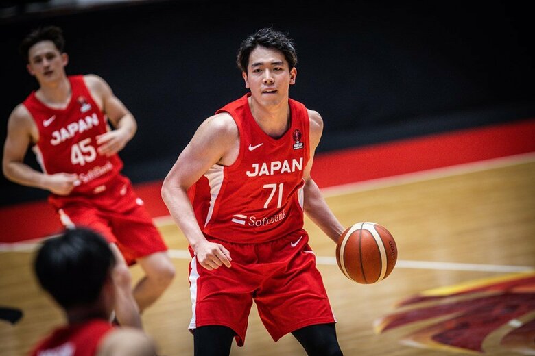 ここぞというところでしっかり決めた井上宗一郎選手（7月15日、対シリア戦より）（C）FIBA