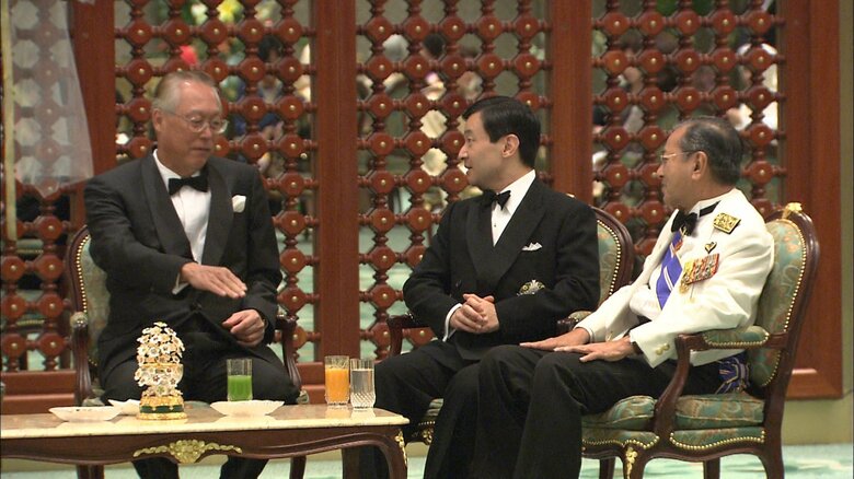 皇太子時代の2004年、ビラ皇太子の結婚式参列のためブルネイをご訪問