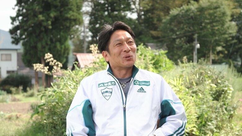 インタビューに応じる原晋監督