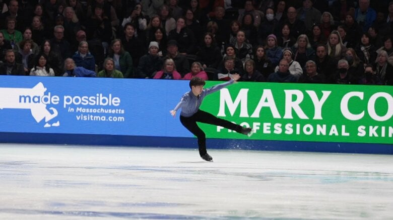 ショートで4回転ルッツを成功させた佐藤