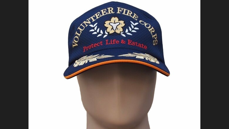 マネキンにかぶせるとこんな感じ（提供：消防ユニフォーム）