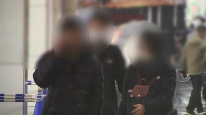 春休み中の歌舞伎町「トー横」で一斉補導　少年少女ら30人補導