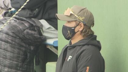 【ファイターズ】サードベースで矢澤が「DOMIれ！」ポーズ 紅白戦で好調アピール