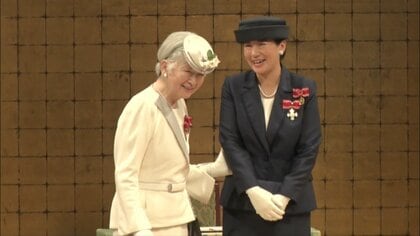 【「皇室ご一家」の記憶】式典最後に「名誉総裁」引き継ぐ雅子さまに手を差し伸べ“お披露目”された美智子さま　平成最後の「全国赤十字大会」で　（2018年5月20日放送）