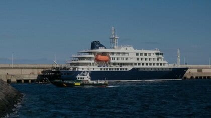 ハンタウイルス集団感染疑いのクルーズ船　下船終えスペイン・テネリフェ島を出航　下船後新たに乗客1人の感染確認