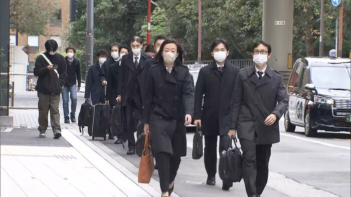 二階派事務所に向かう東京地検特捜部