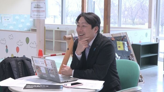 自民党　内山航 氏