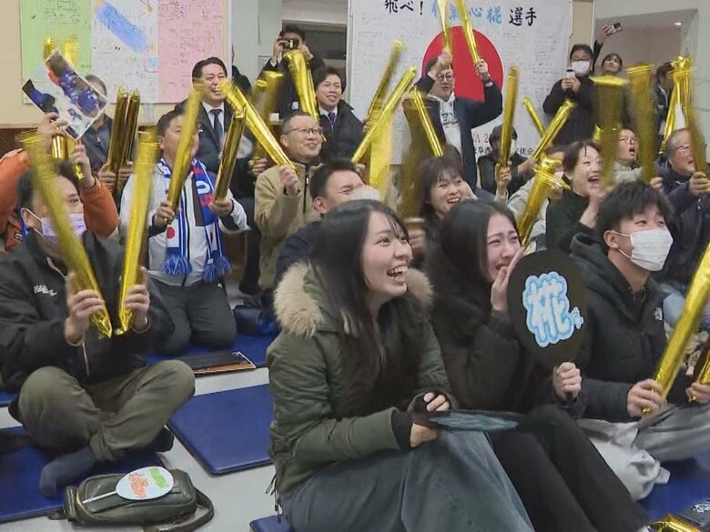 地元の同級生「かっこよかった」岐阜市出身・村瀬心椛が日本の五輪スノーボード女子史上初の金メダル 最後に大逆転｜FNNプライムオンライン