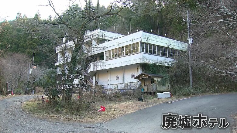 【独自】“廃ホテルと旅館”で相次ぐボヤ騒ぎに近隣住民「山火事怖い」　心霊スポット化でYouTuberら無断侵入も　埼玉・毛呂山町｜FNNプライムオンライン
