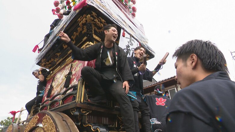 「気持ちが晴れる」新湊曳山祭が震災復興の象徴に　液状化被害で町を離れた住民も祭りに笑顔 「イヤサ～！」13基の曳山が威勢よく町を練り歩く｜FNNプライムオンライン