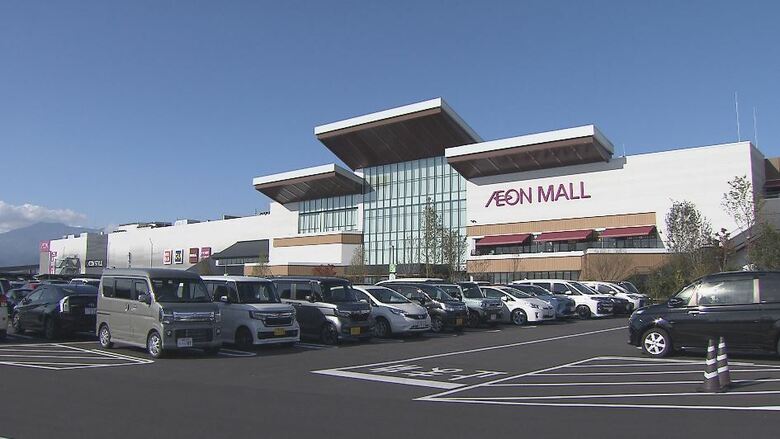 「きょう平日だよね?」イオンモール須坂に多くの客 開業して1カ月「目標以上の来場」 商圏への影響は―長野駅前の人出は「少なくなっている印象」|FNNプライムオンライン