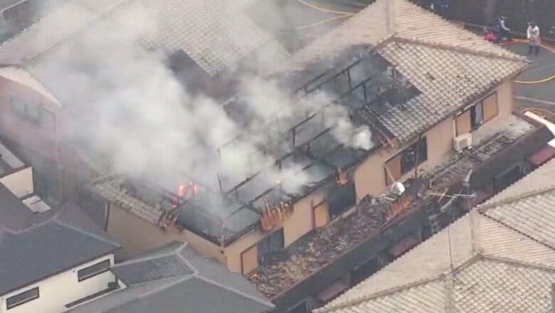 【速報】集合住宅を焼く火事　10代男性が搬送　大阪・箕面市｜FNNプライムオンライン