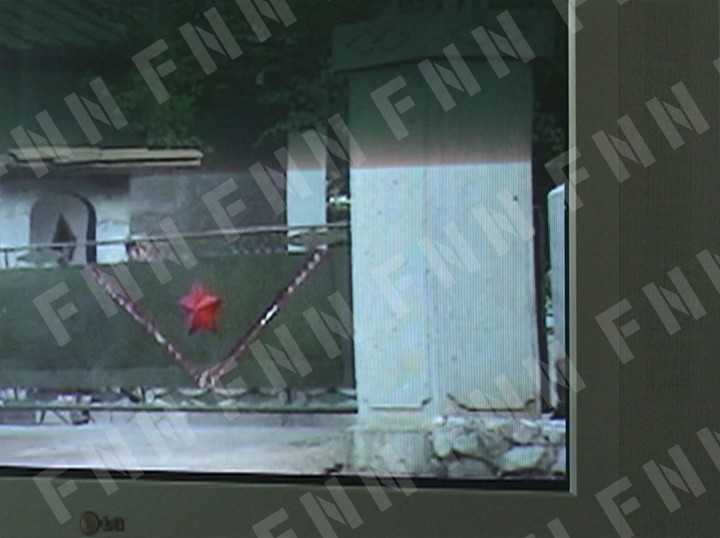 施設の門には朝鮮人民軍を示す赤い星