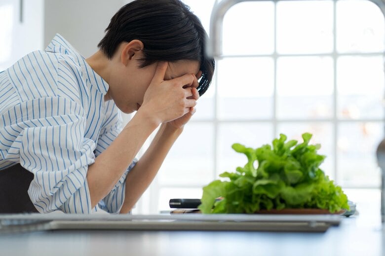 忙しい日々の中、料理に時間を割くことも難しい（画像：イメージ）