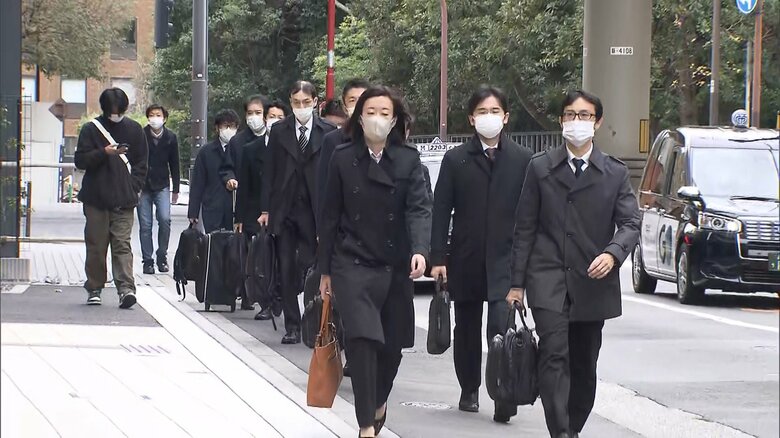 二階派事務所に向かう東京地検特捜部