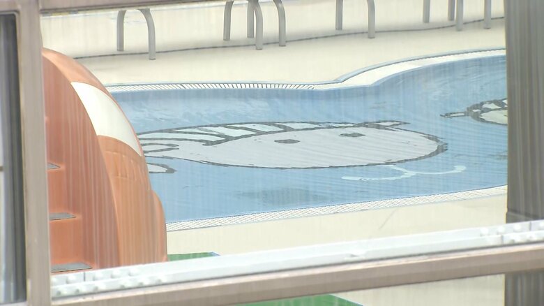 薬品の誤投入が起きた温水プール。利用者ら200人が避難したという。