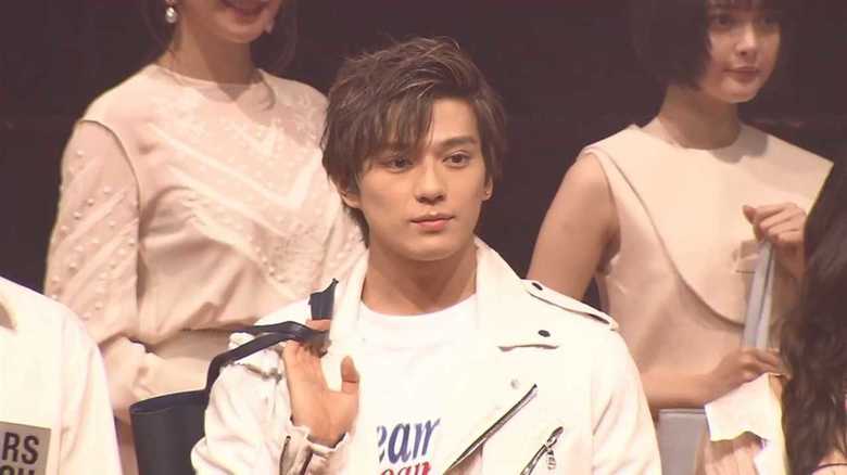 「ハワイ行きたい!」新田真剣佑 白濱亜嵐 乃木坂46白石麻衣ら25周年を祝福
