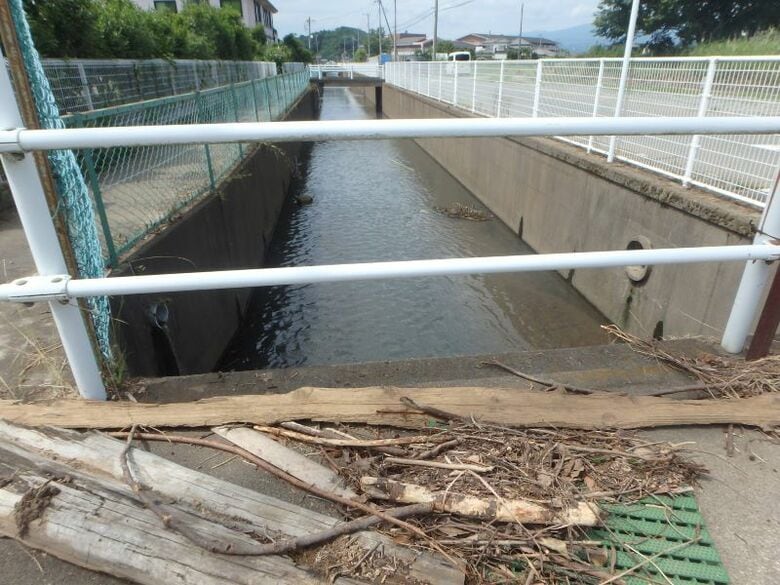 2024年6月18日の大雨であふれた用水路（沼津市大平地区）