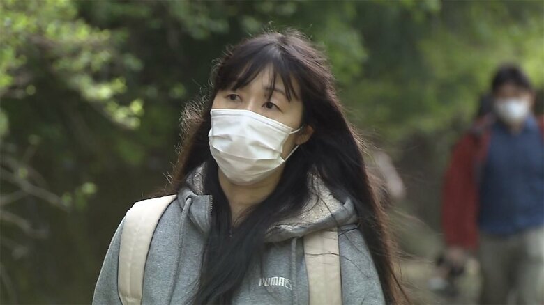 今年4月、捜索現場を訪れた小倉美咲さんの母・とも子さんが取材に応じた
