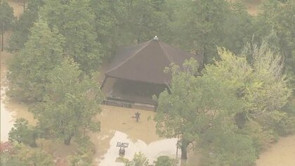 大雨の被害は国宝や人気スポットにも　「洗い越し」渡れないほどの流れ　近くの集落は橋が流され孤立状態に