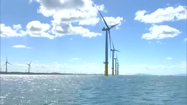 洋上風力発電の風車(資料画像)