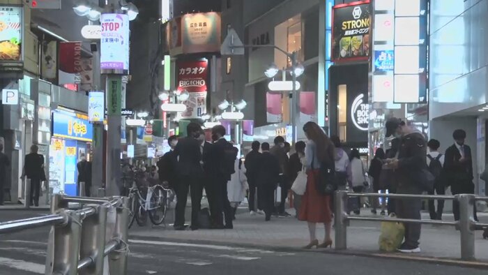 渋谷には多くの人の姿があった(3月31日午後9時すぎ)
