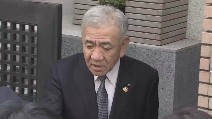 取材に応じた井阪社長(25日午前)