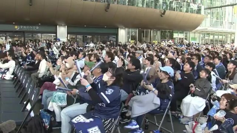 B1昇格をかけた福井ブローウィンズのプレーオフ初戦 パブリックビューイングで700人が熱い声援 5日も開催|FNNプライムオンライン