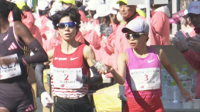 ライバル助ける姿に称賛…マラソン選手同士の絆見えた名古屋ウィメンズマラソン「勝っても負けても優勝」の声｜FNNプライムオンライン