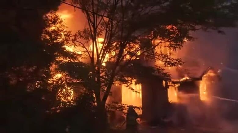住宅全焼し1人死亡　当時1人で家にいた62歳男性と連絡取れず　岩手県盛岡市｜FNNプライムオンライン