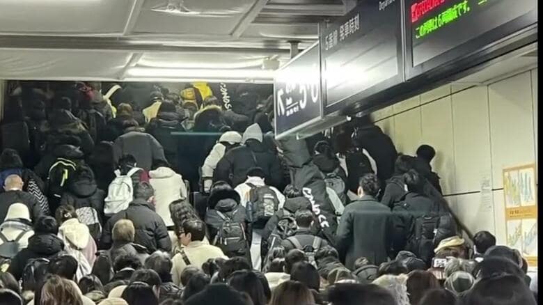 【最新情報 札幌圏の最終列車を繰り上げへ】“災害級の記録的豪雪”でJR北海道が28・29日午後9時以降に札幌駅を発着する列車を運休〈北海道〉｜FNNプライムオンライン