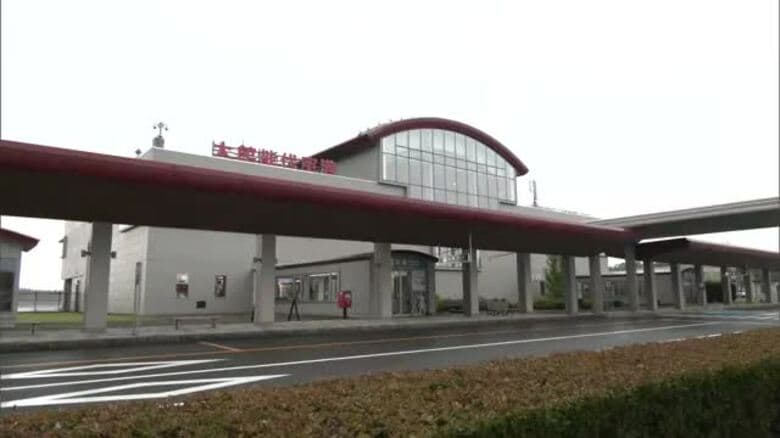 米軍オスプレイ1機が大館能代空港に一時着陸　秋田｜FNNプライムオンライン