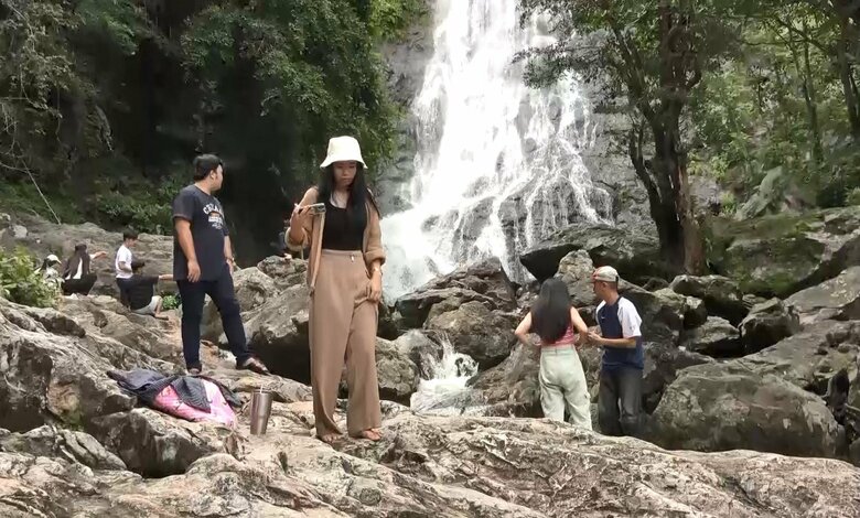 タイでは、滝遊びは海水浴と同じくらい人気のレジャー
