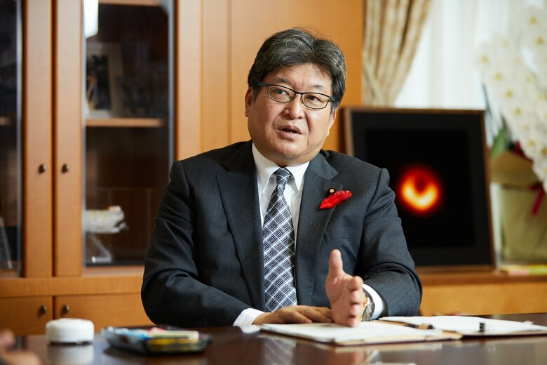 萩生田光一文部科学相　内閣官房副長官、自民党幹事長代行を経て現職　当選5回