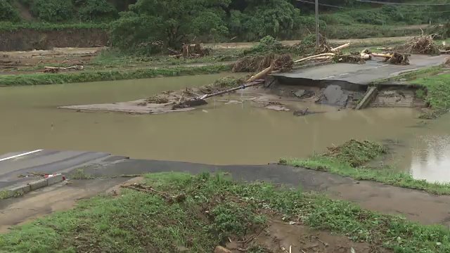 強い雨と道路の寸断　避難が難しい状況に