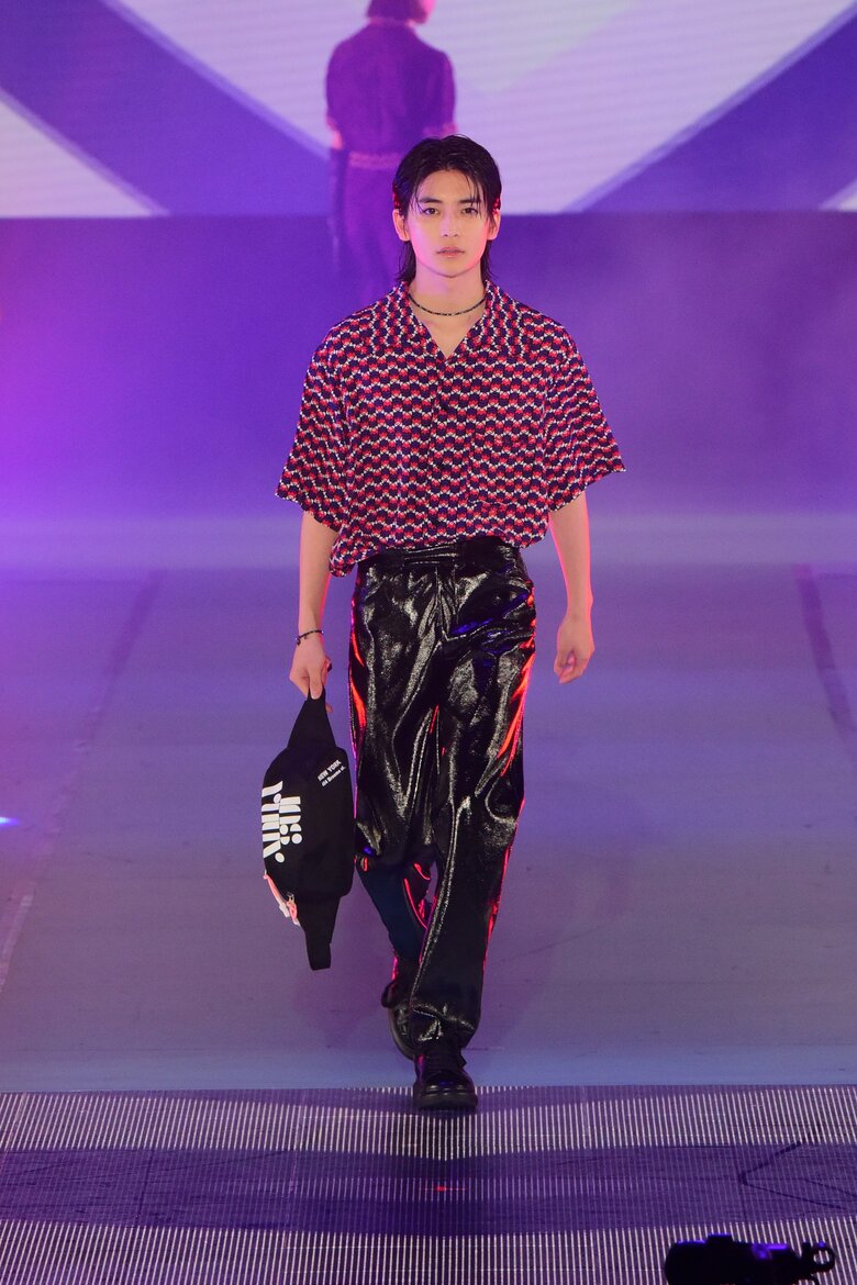 (c)Rakuten GirlsAward 2023 SPRING/SUMMER