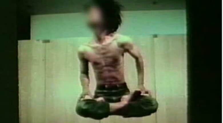 教団のビデオで紹介された“空中浮遊”　多くの若者がオウムに集まった