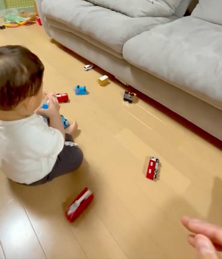 装置を使うと　一気におもちゃが飛び出てくる