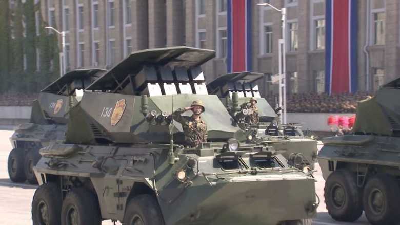 【北朝鮮創建70周年パレード】謎のミサイル・システム登場