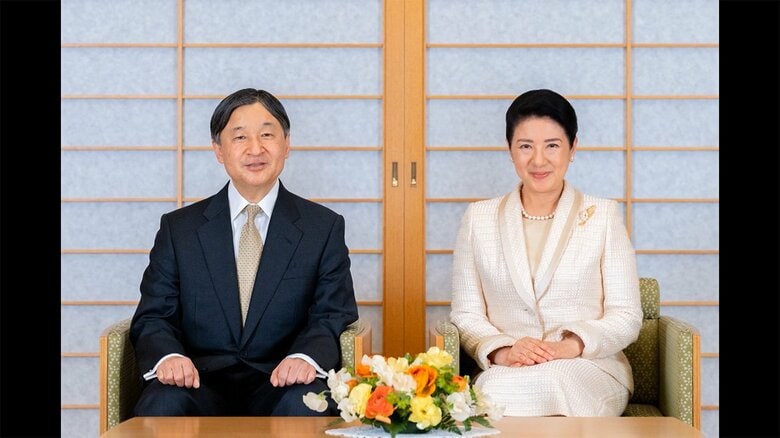 16日 御所･小広間（宮内庁提供）