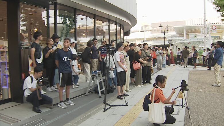 最後の街頭演説に多くの聴衆